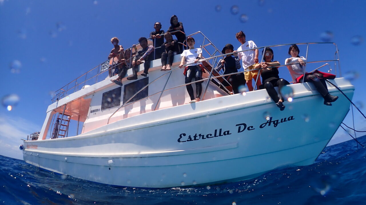 ダイビングボート